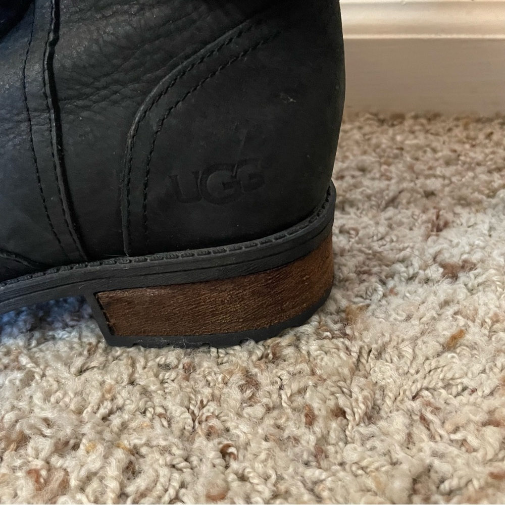 UGG Cozy Black Ankle Left Boot with Buckle- one boot only size 7.5 - Picture 2 of 7